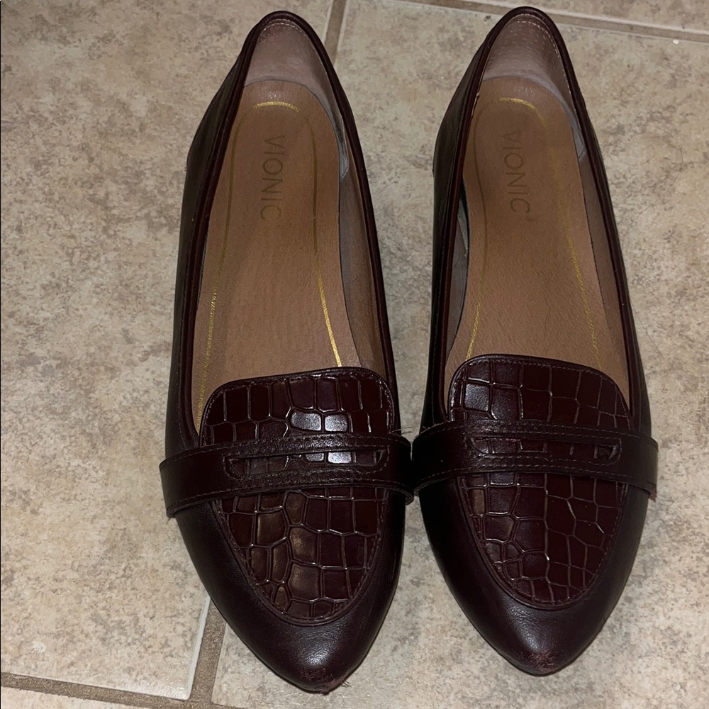 Vionic Women's Dark Brown Croc-Embossed Pointed Penny Loafers